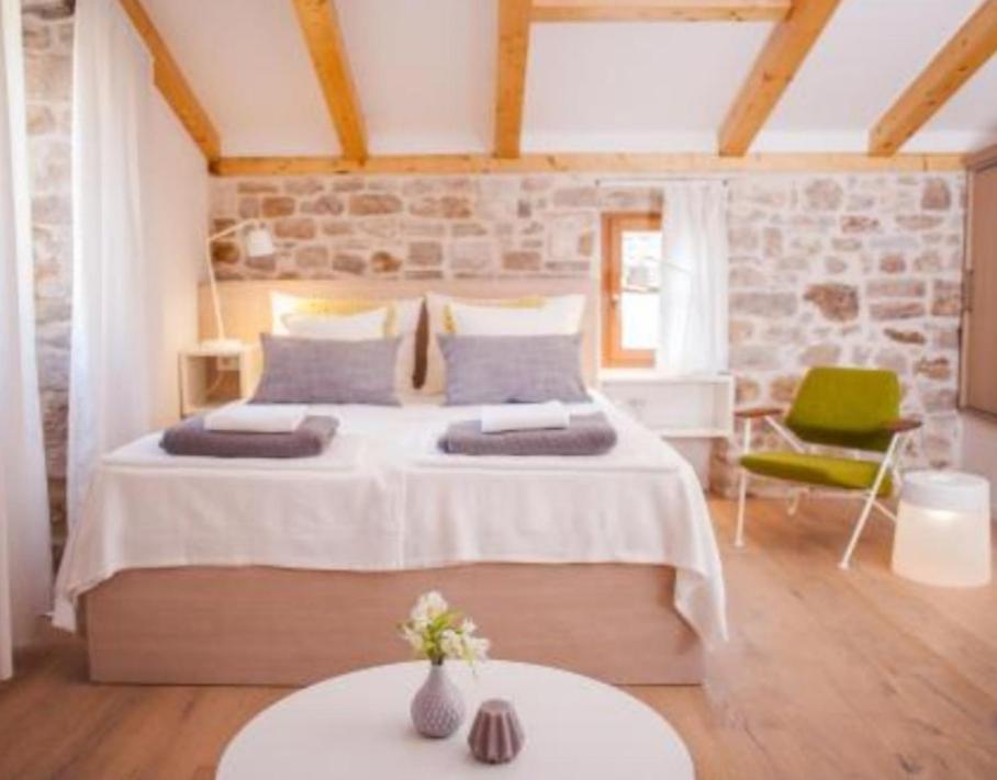 Castrum Sibenik Bagian luar foto